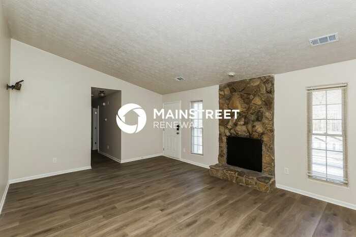 1070 Salisbury Trl - Photo 4 of 17