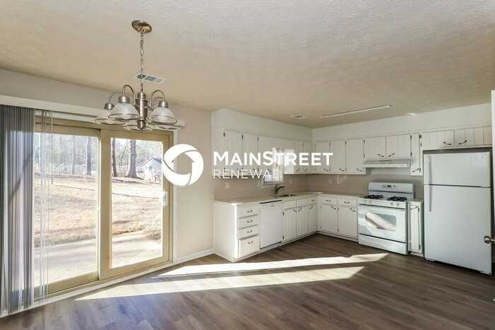 1070 Salisbury Trl - Photo 6 of 17