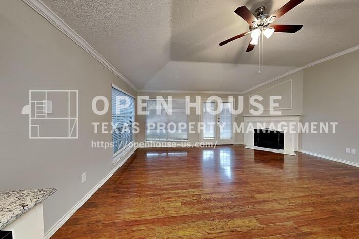 809 Lake Bluff Dr - Photo 6 of 21