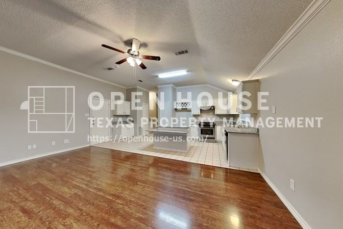 809 Lake Bluff Dr - Photo 7 of 21