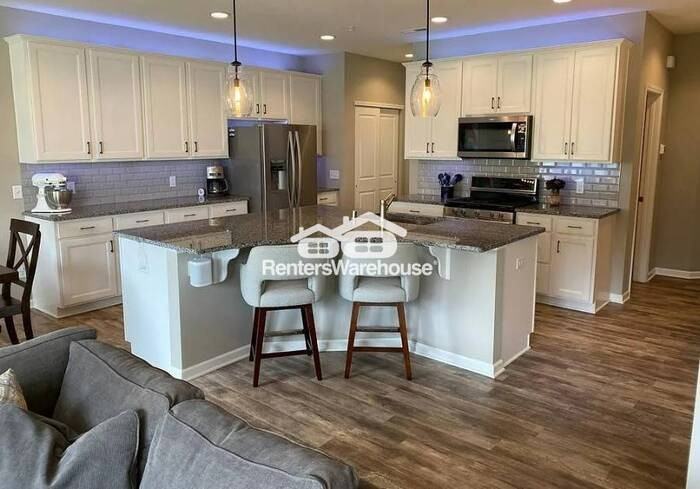 718 Wildflower Ln - Photo 2 of 25