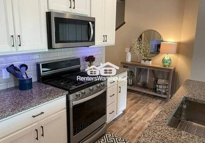 718 Wildflower Ln - Photo 4 of 25