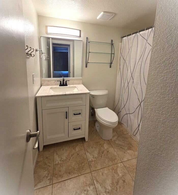 909 S Siesta Ln #4 - Photo 7 of 14