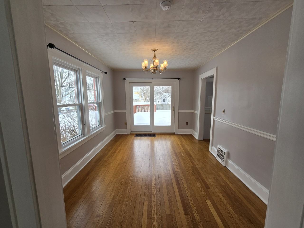 232 Nichols Ave #1 - Photo 7 of 32