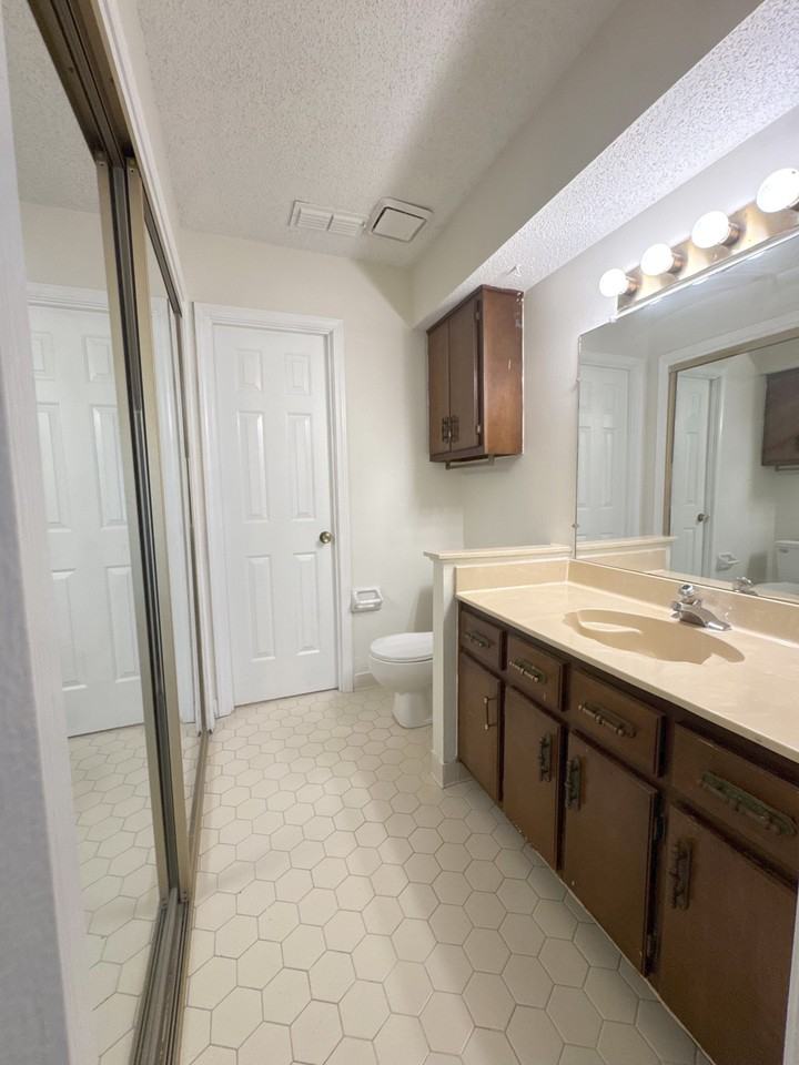 3090 Wesley Ct #1 - Photo 7 of 10