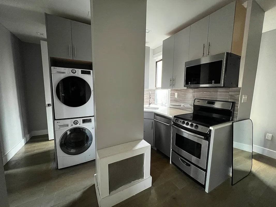 238 E 116th St #27 - Photo 4 of 6