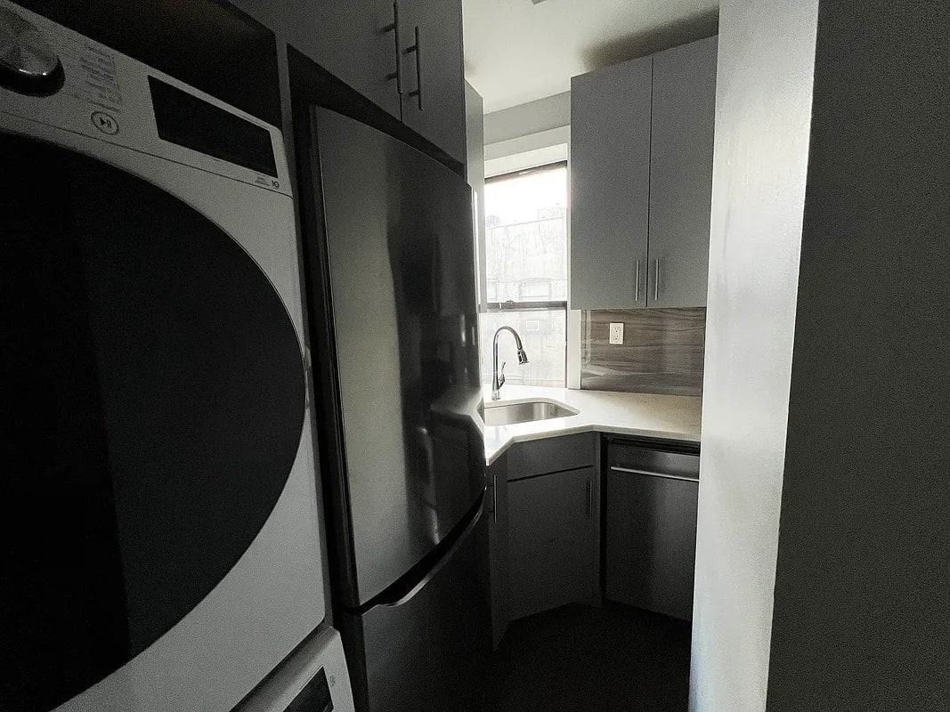 238 E 116th St #27 - Photo 5 of 6