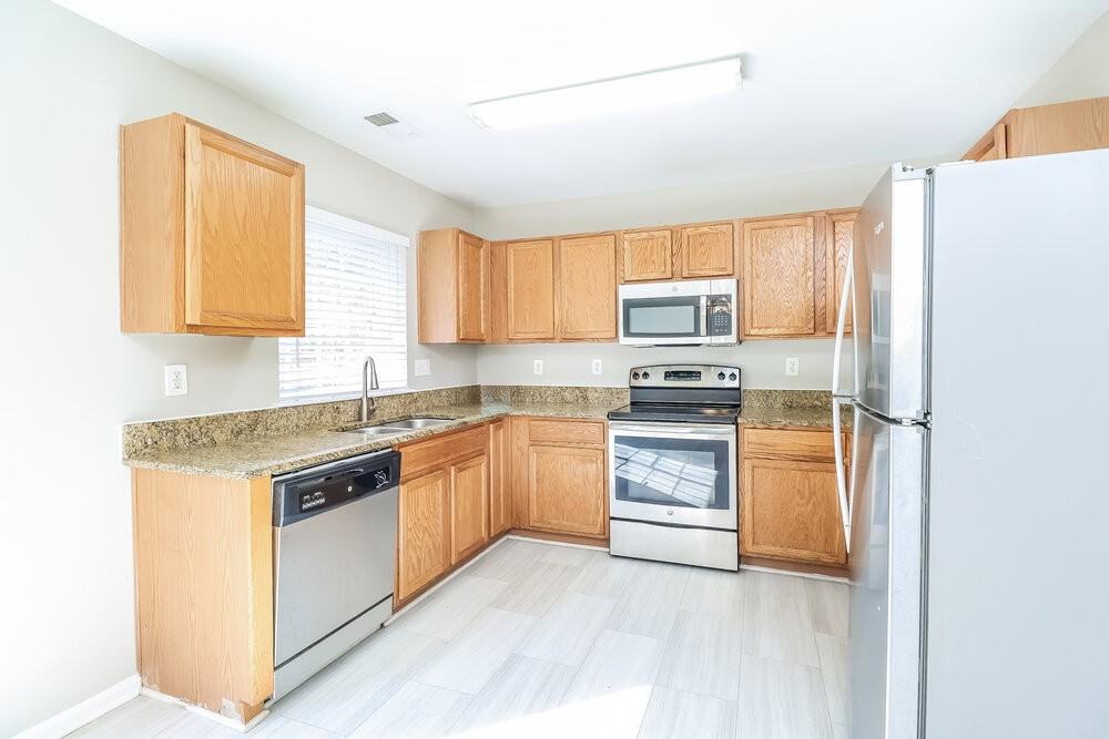 7019 Indian Ridge Ln - Photo 7 of 17