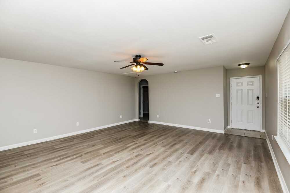 4729 Cedar Springs Dr - Photo 3 of 16