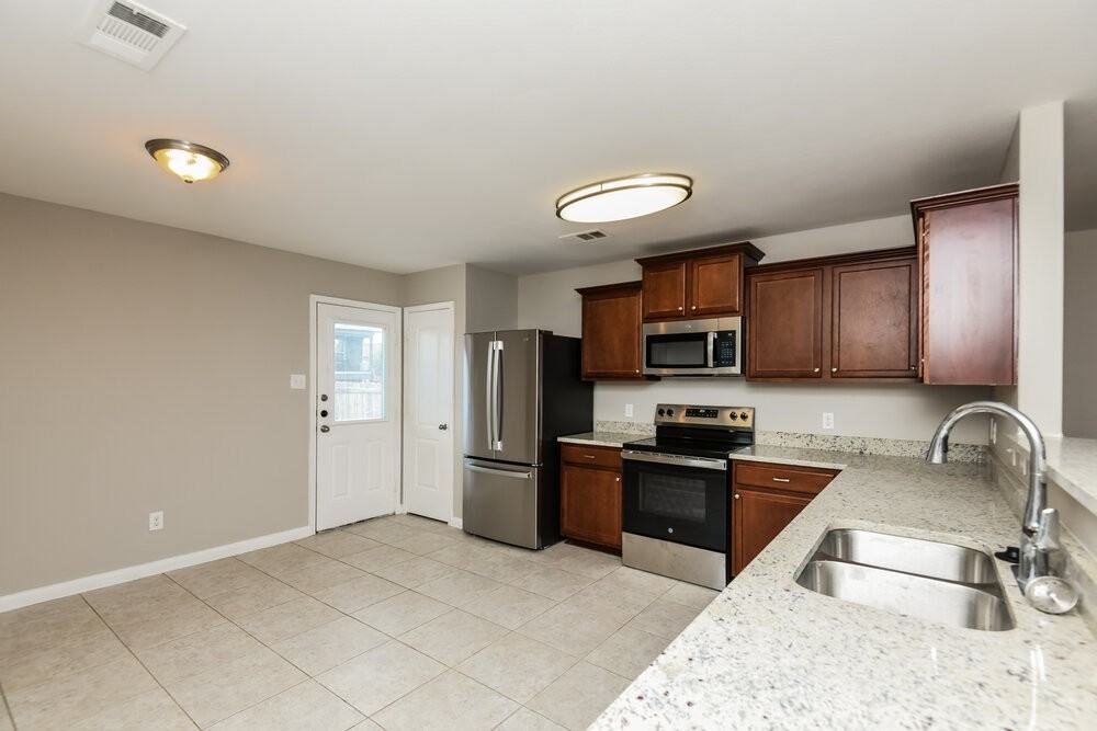 4729 Cedar Springs Dr - Photo 6 of 16