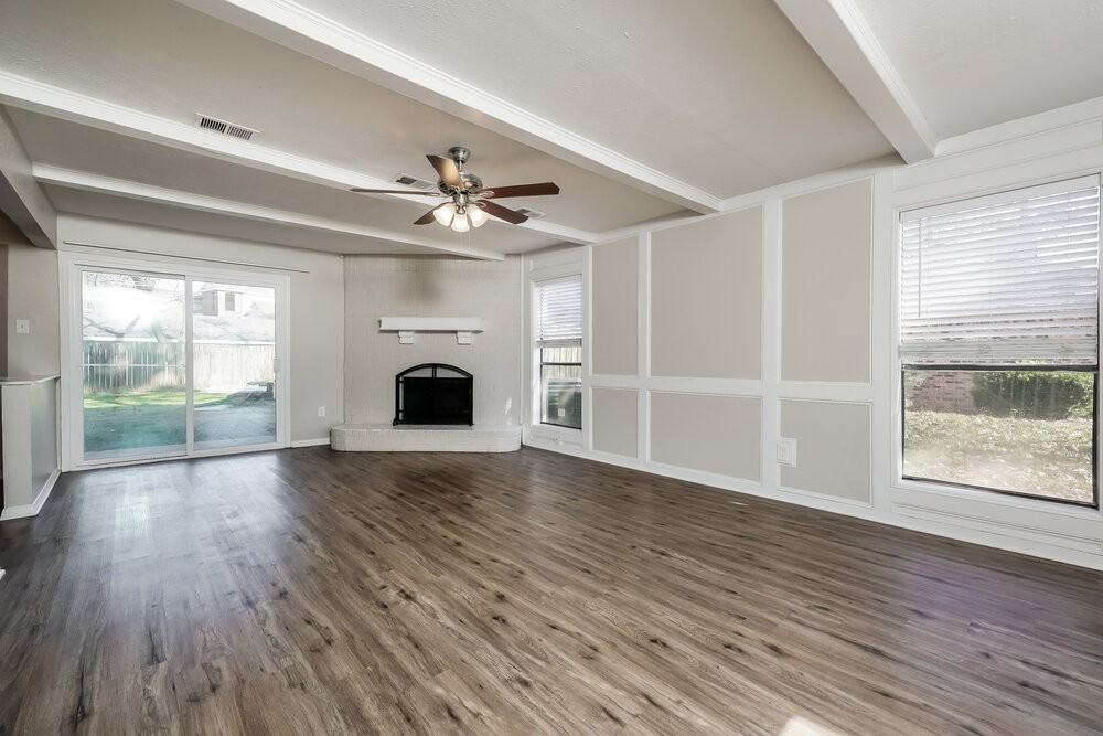 8431 Pines Place Dr - Photo 4 of 17