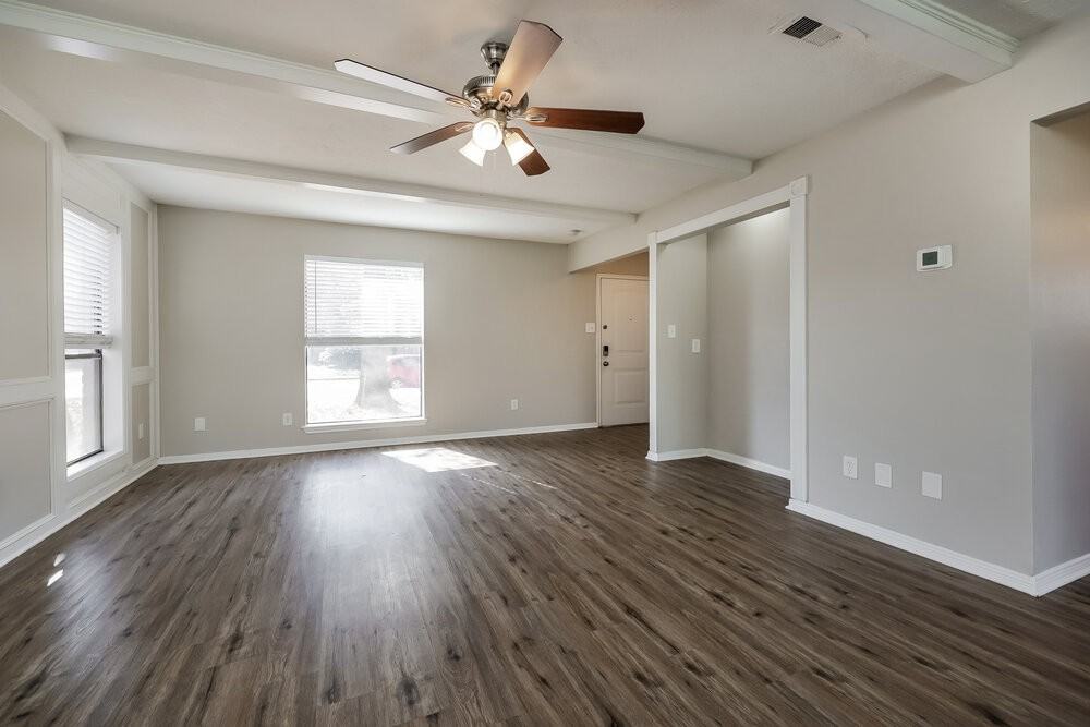 8431 Pines Place Dr - Photo 5 of 17