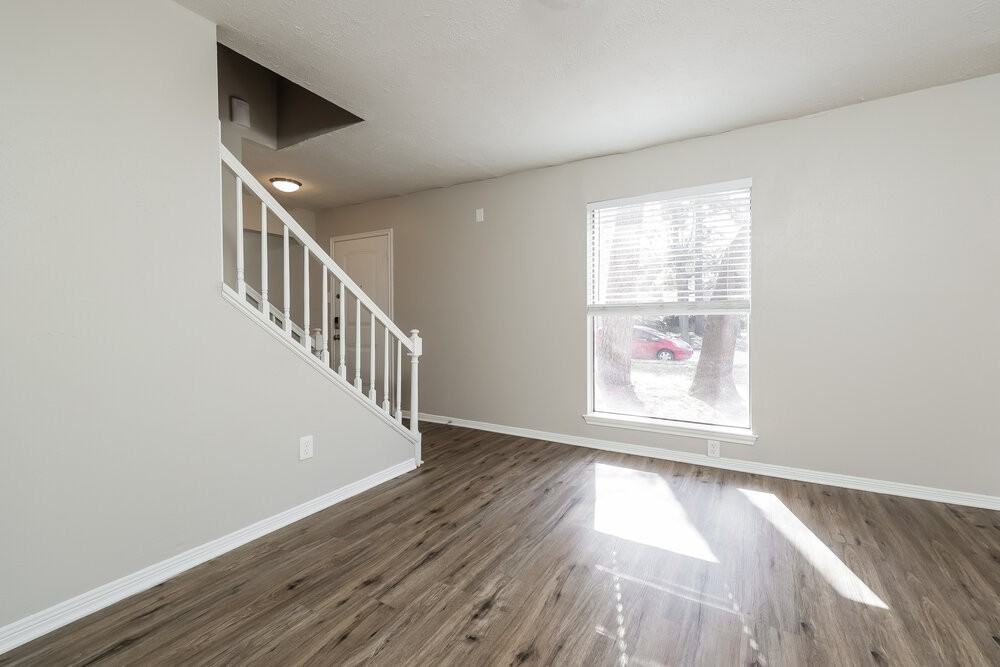 8431 Pines Place Dr - Photo 6 of 17