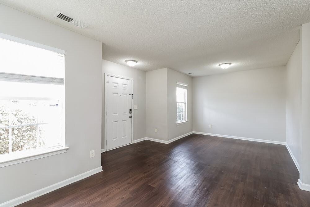 11206 Amber Glen Dr - Photo 5 of 17