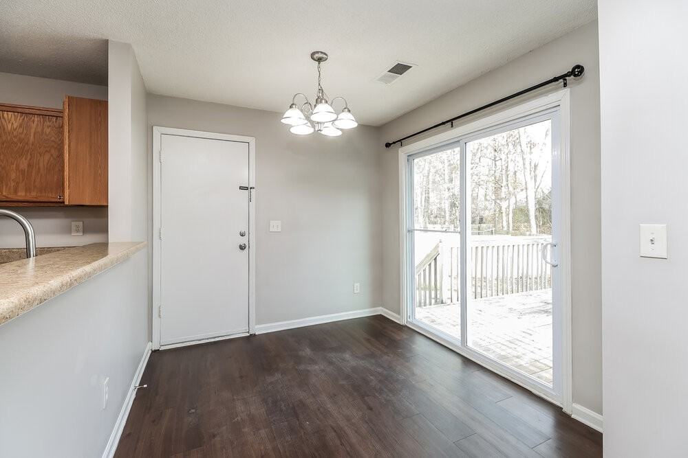 11206 Amber Glen Dr - Photo 6 of 17