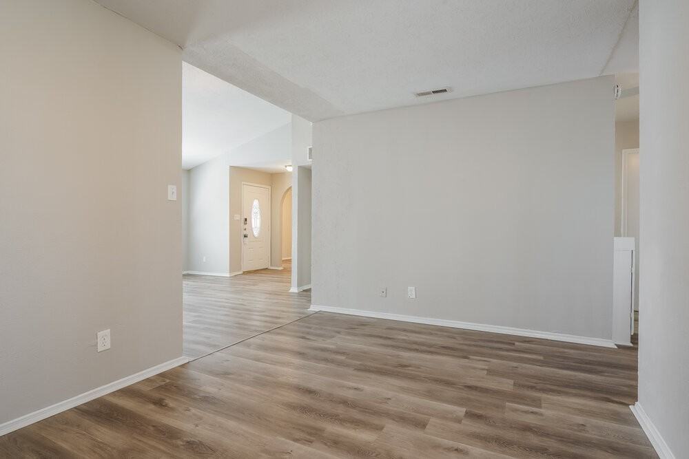 1702 Clark Trl - Photo 6 of 16