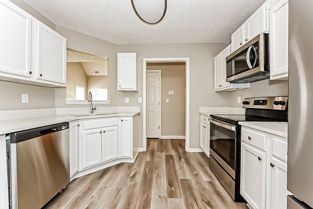 216 Rivergate Ct - Photo 7 of 17