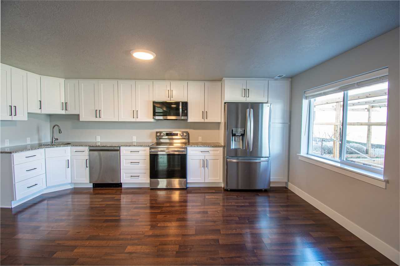 1456 W Russo Dr - Photo 3 of 17