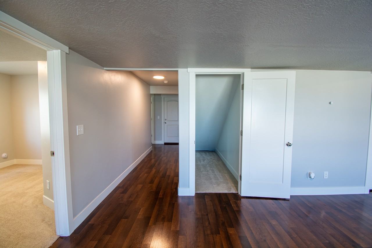 1456 W Russo Dr - Photo 7 of 17