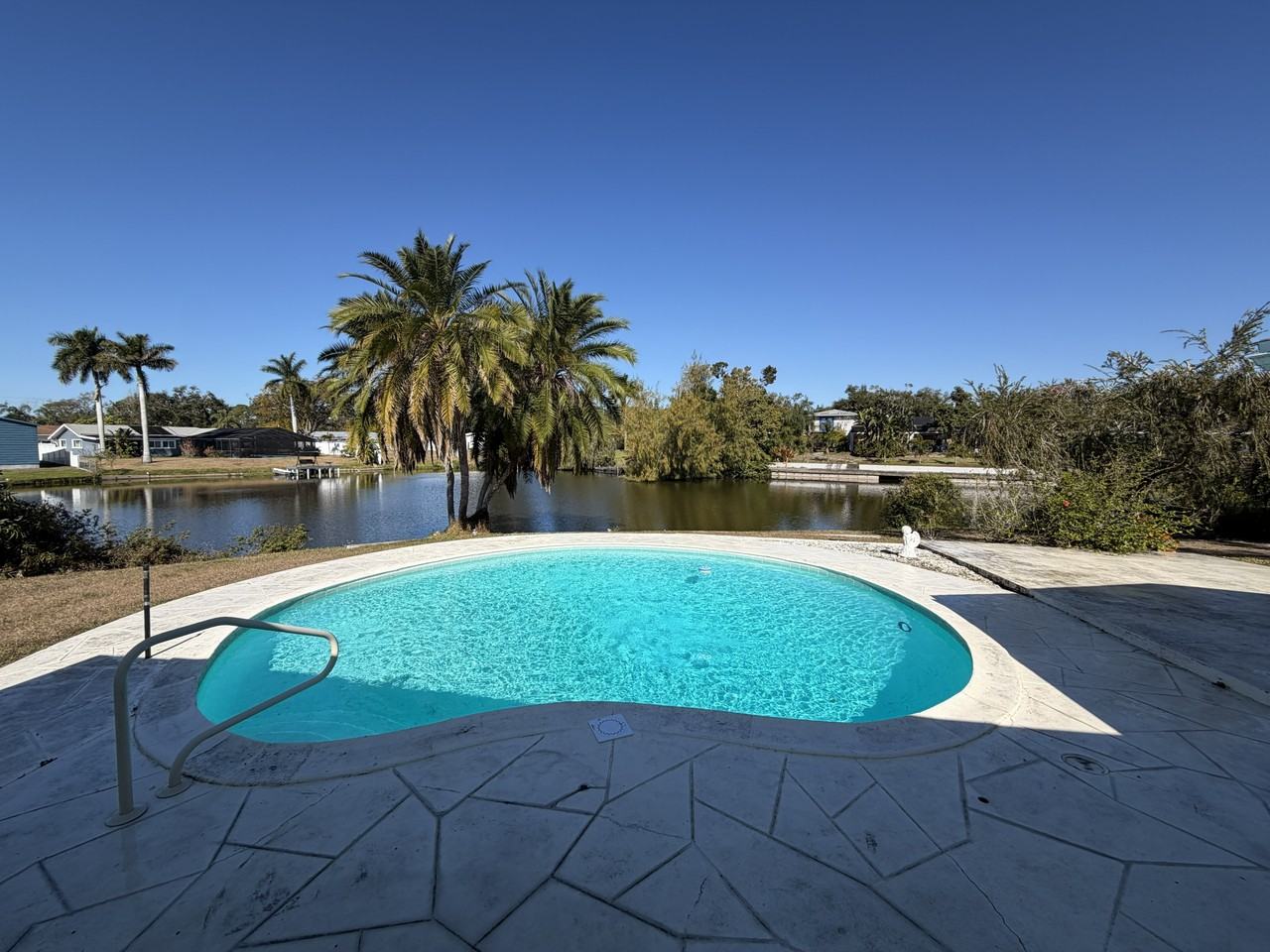 700 W Lake Cir - Photo 2 of 20