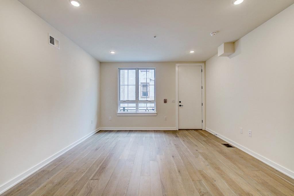 728 S 10th St - Photo 3 of 15