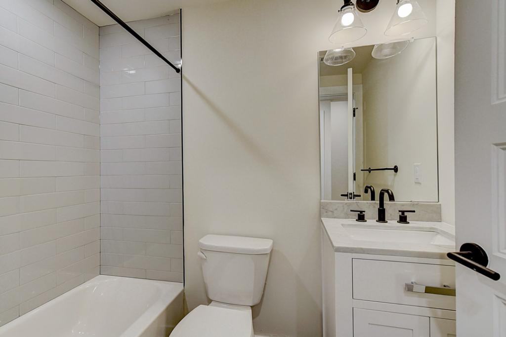 728 S 10th St - Photo 6 of 15