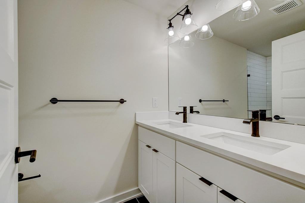 728 S 10th St - Photo 7 of 15