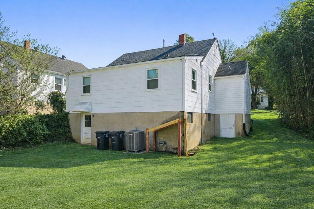 1009 Lindsay St - Photo 2 of 29