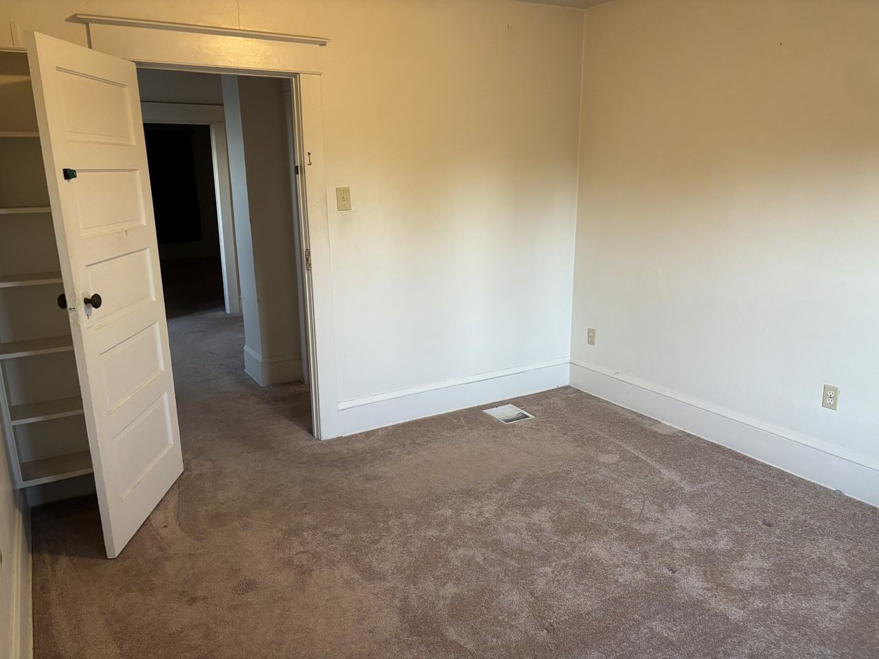 6646 Sw Capitol Hwy #2 - Photo 6 of 19