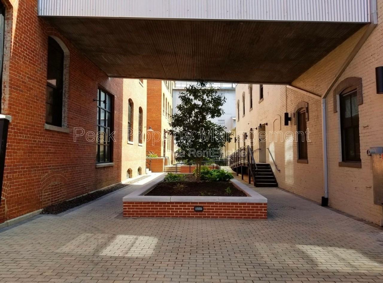 325 Brown St #2013 - Photo 5 of 11