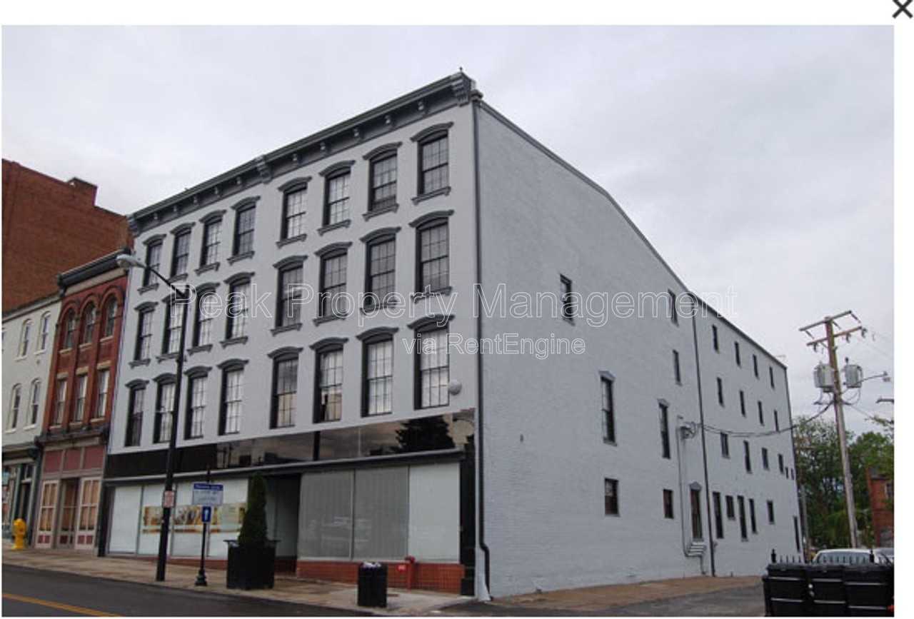 230 N Sycamore St #11 - Photo 2 of 4