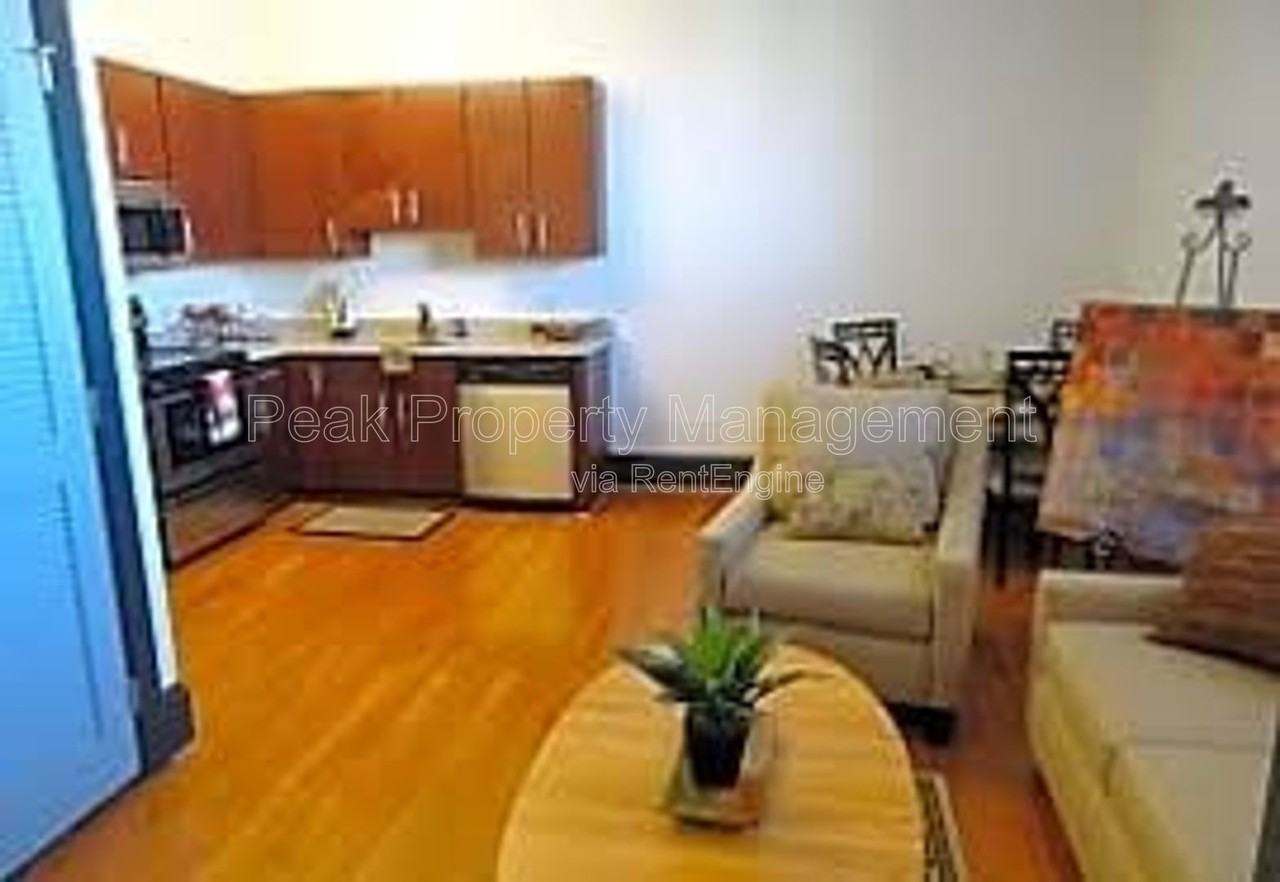 230 N Sycamore St #1 - Photo 5 of 7