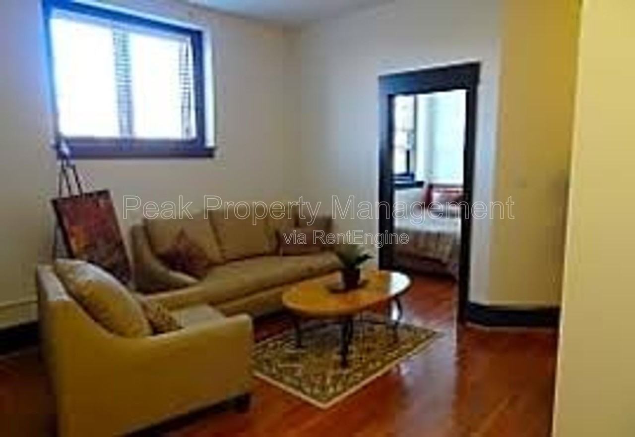 230 N Sycamore St #1 - Photo 6 of 7