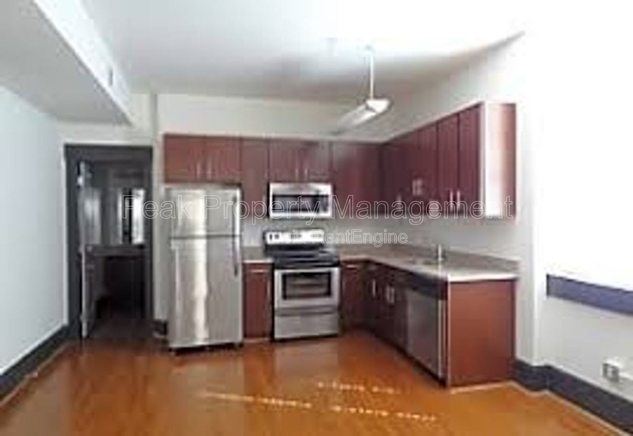 230 N Sycamore St #1 - Photo 3 of 7