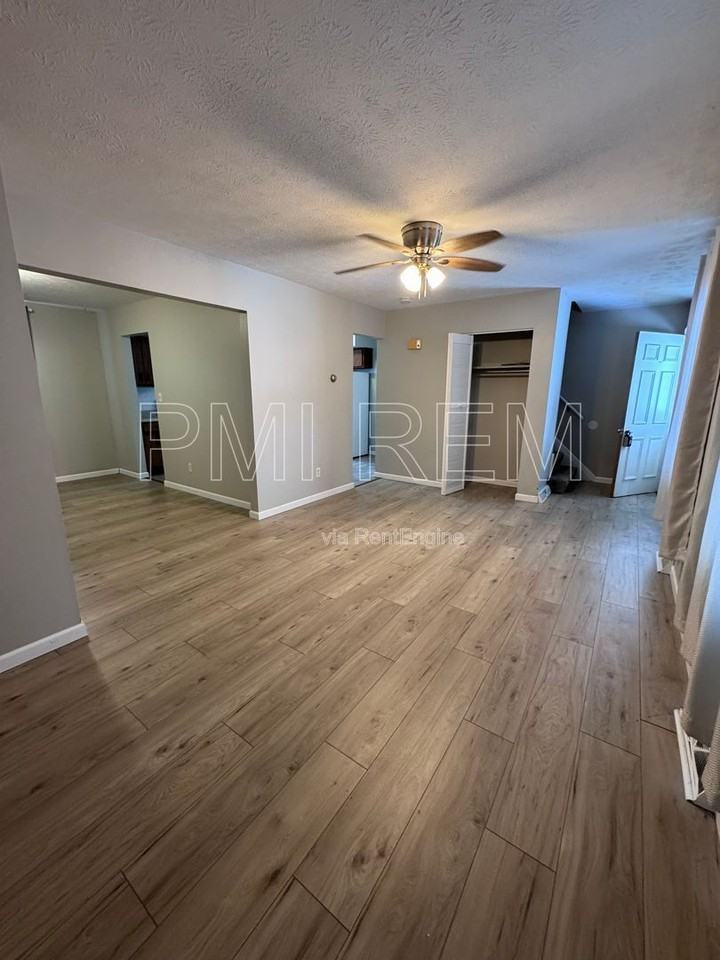 782 Akron Blvd - Photo 6 of 18