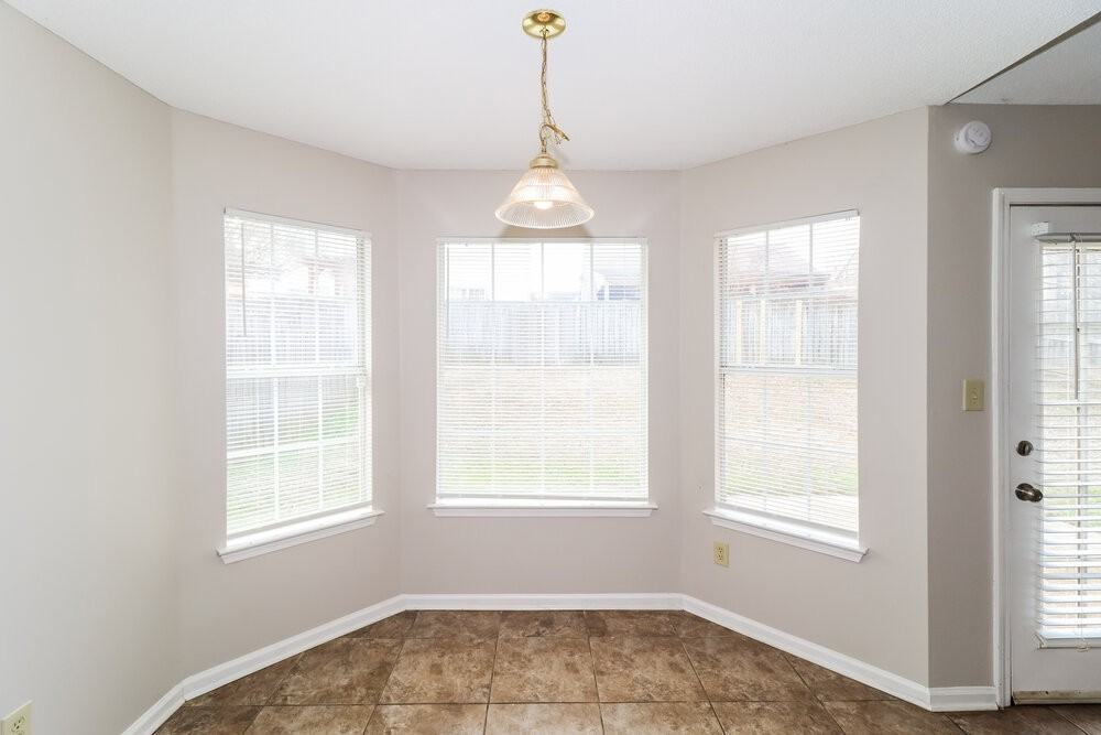 1015 Jessica Lauren Dr - Photo 6 of 16