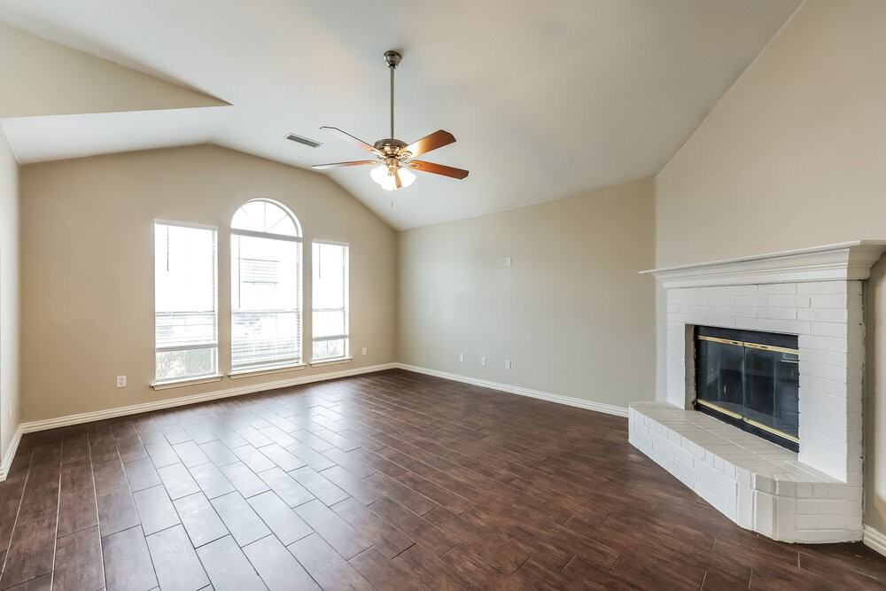 5800 Magnum Dr - Photo 3 of 16
