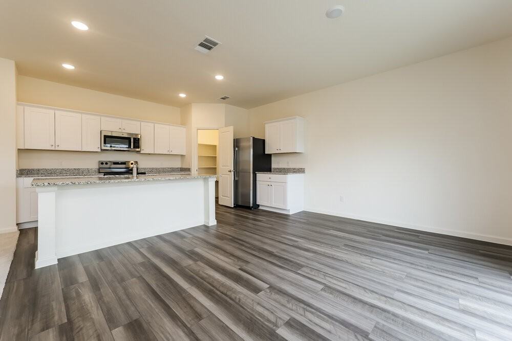 3510 Penhurst Green Ln - Photo 6 of 17