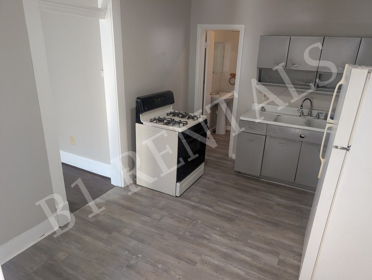 719 Maple St #2 - Photo 2 of 9