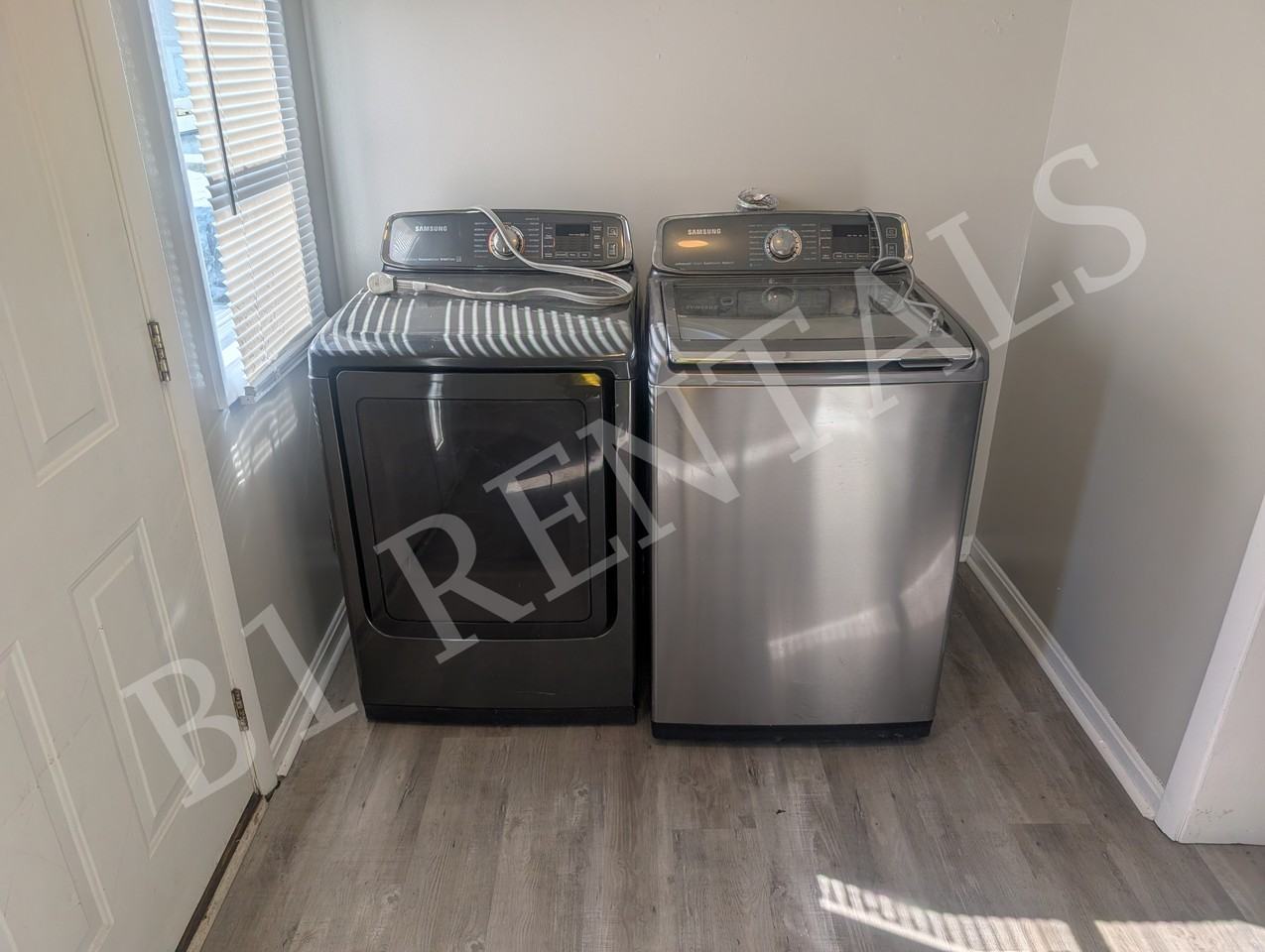 719 Maple St #2 - Photo 3 of 9