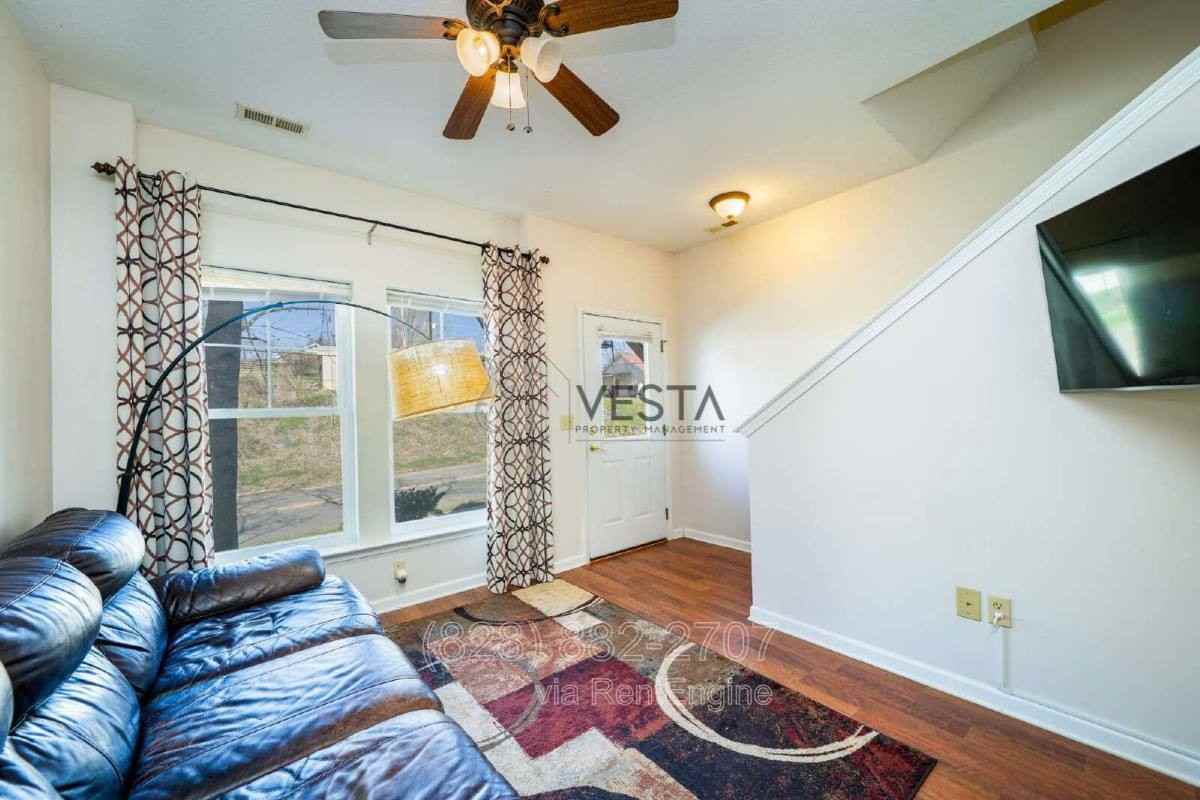 3 Penley Ave #B - Photo 3 of 10