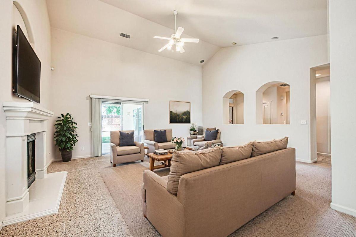 1138 E Royal Dornoch Ave - Photo 4 of 26