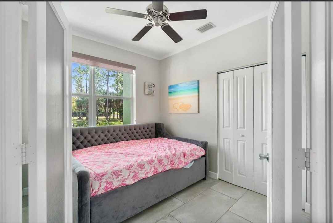 271 12th Ave Ne - Photo 3 of 13