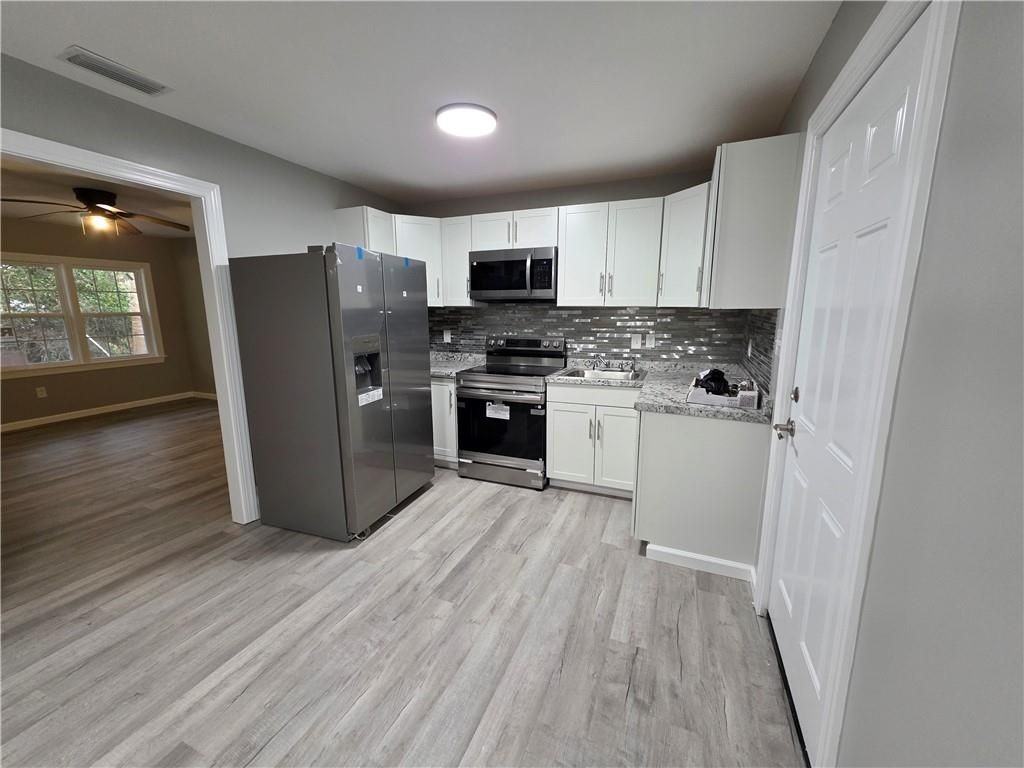 3066 Bay Crescent Dr - Photo 3 of 12