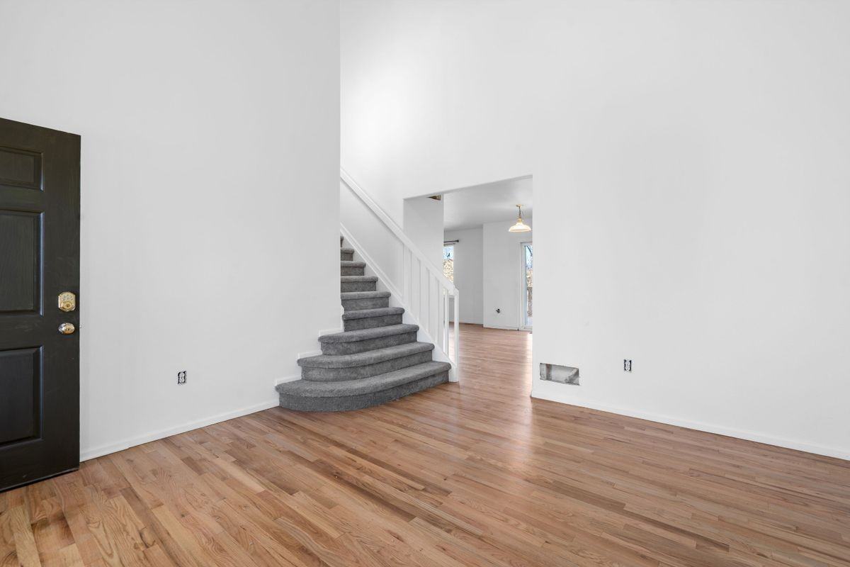 12620 Winona Ct - Photo 6 of 33