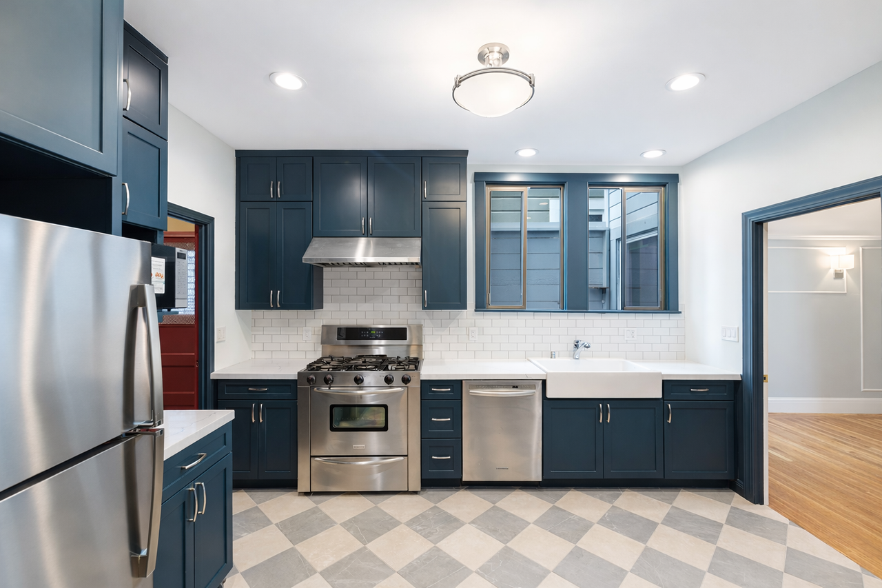 2275 15th St - Photo 4 of 10