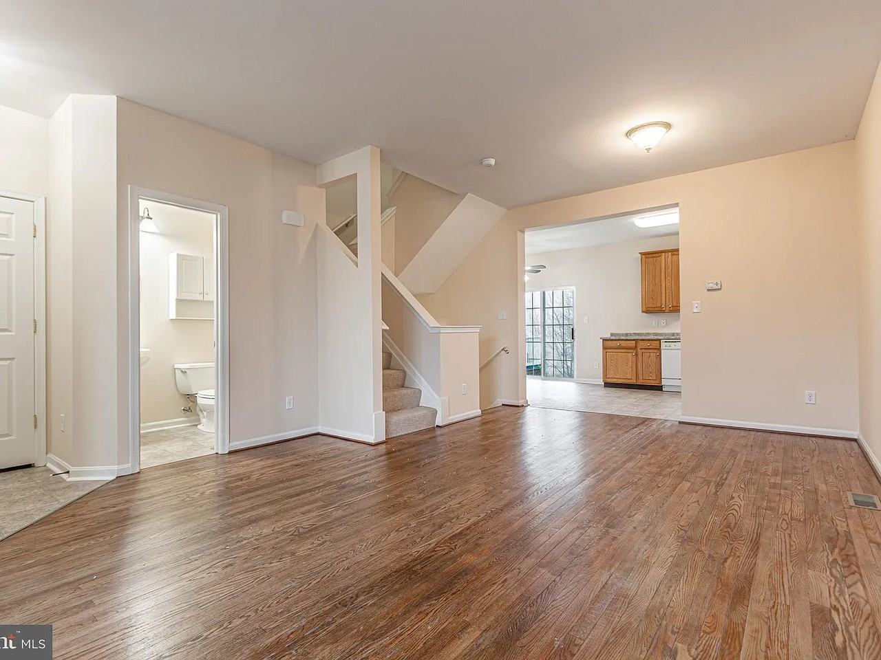 1879 Jamestown Ln - Photo 2 of 18