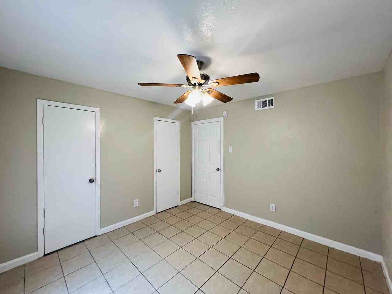 Spanish Lagos Apartments - Photo 7 of 15