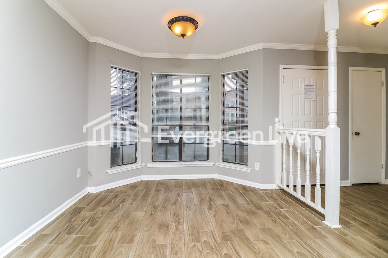 867 Heritage Oaks Dr - Photo 4 of 10