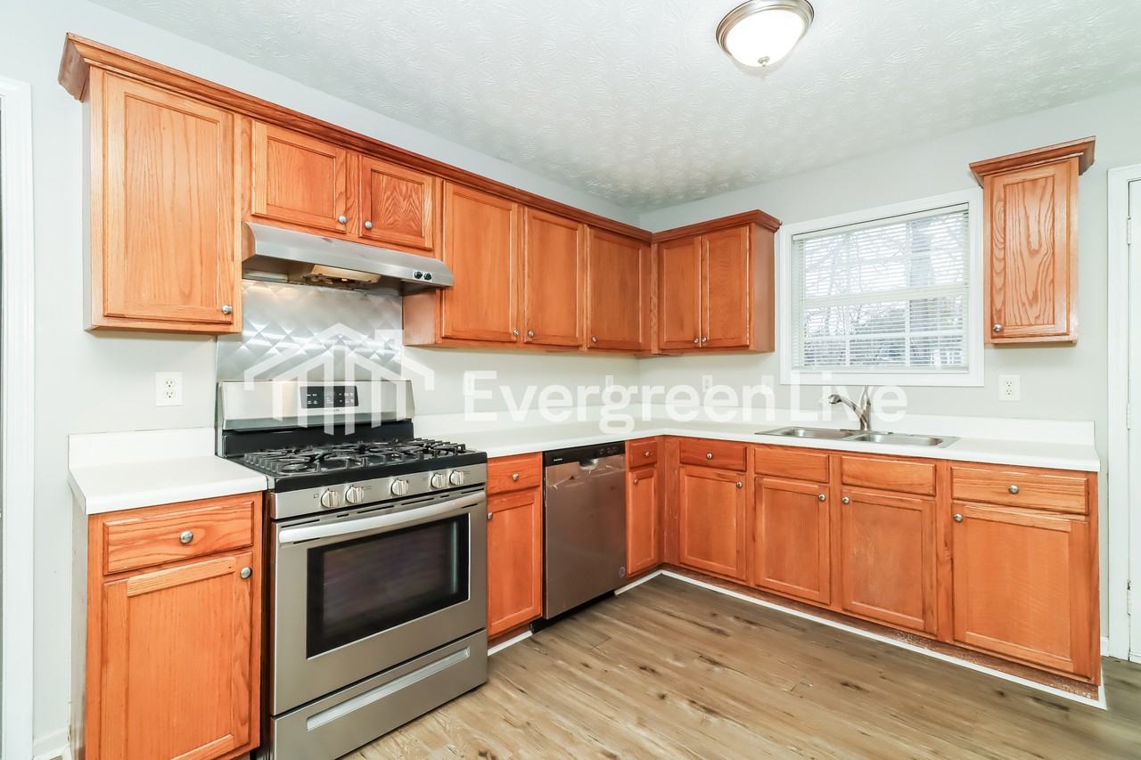 784 Sinclair Way - Photo 4 of 15